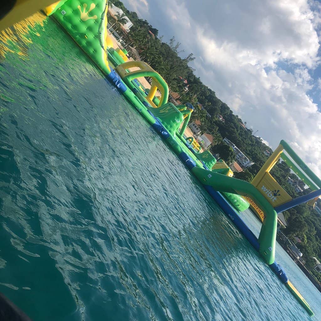 Vibrant Beachfront Ambiance