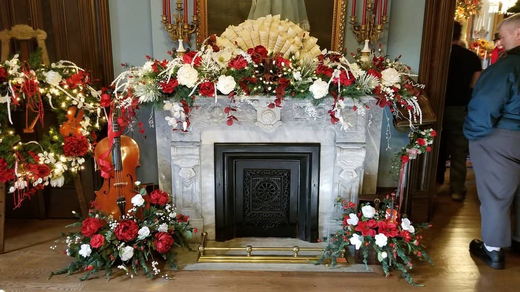Victorian Christmas Decor