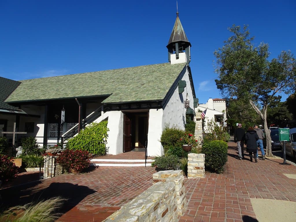 Lovely Carmel anchor