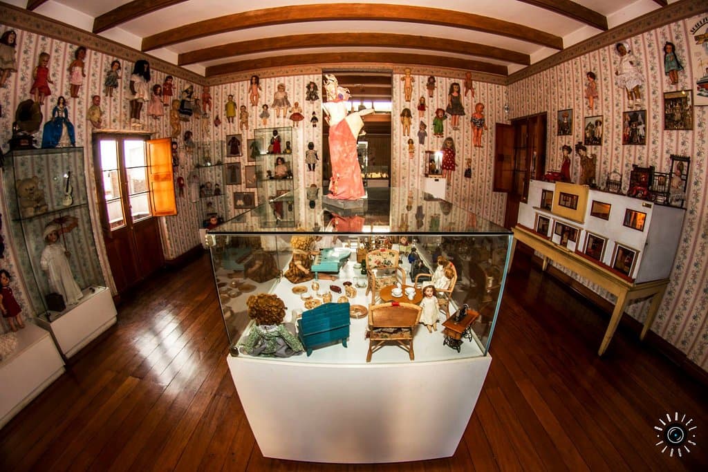 SALA FEMENINA -MUÑECAS DESDE 1840-1980