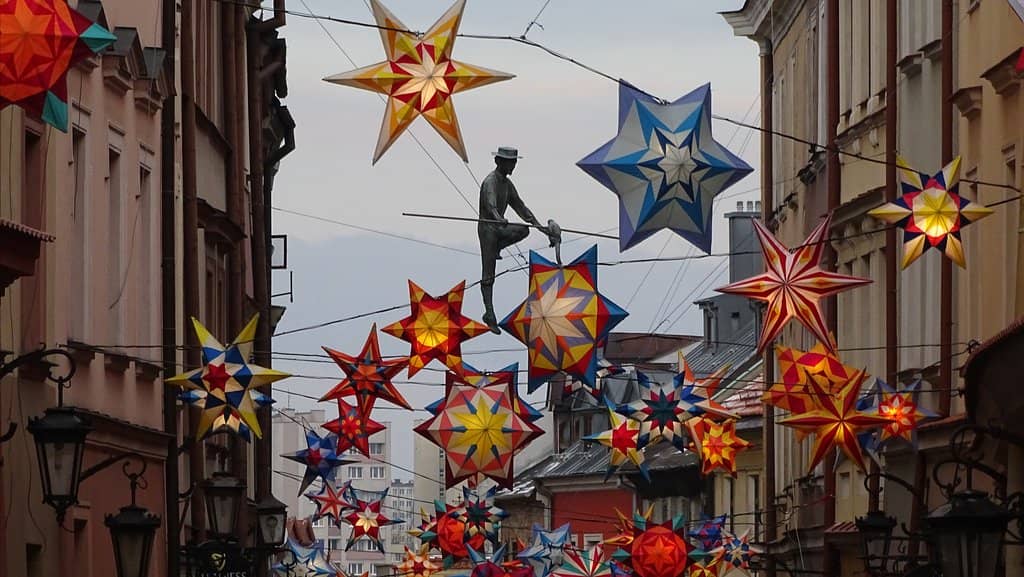 Local Cafes and Eateries