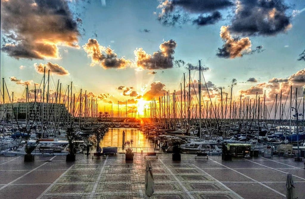 Закат на Средиземном море. Герцлия-Марина. Израиль.