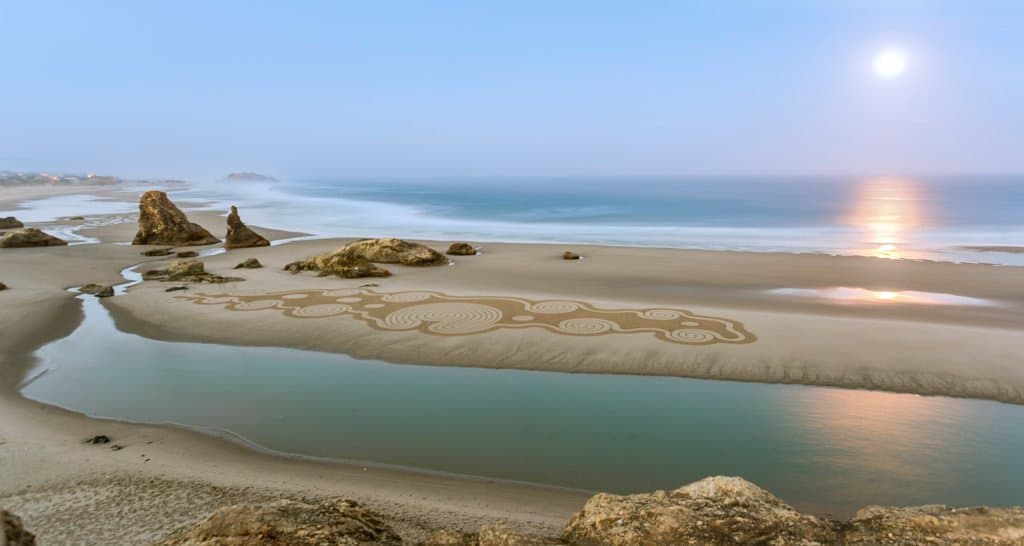 Circles in the Sand labyrinth artist Denny Dyke creates walkable art on the beach in Bandon, Oregon. The Circles Team has been creating labyrinths at Face Rock Viewpoint since January 2015. There is a single path that meanders throughout the spirals and labyrinths with no wrong turns or dead ends. Schedule depends on tides and is posted on our website www.sandypathbandon.com.
email: circles@sandypathbandon.com
Events subject to closure to due bad weather. Check current calendar.
