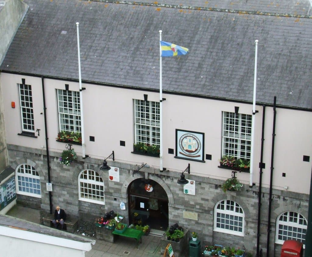 Pembroke Museum is situated in Pembroke's Georgian Town Hall, a Grade II Listed building which has much to interest the visitor.  Painted on the walls of its foyer and staircase are Pembroke Murals - a must see.  On the first floor (a lift is available for disabled access), is the old Courtroom which now houses Pembroke Museum where you can discover the fascinating Story of Pembroke. It is open weekday morning from 10  to 12.30 extended to 3pm in the Season. Entry is free.