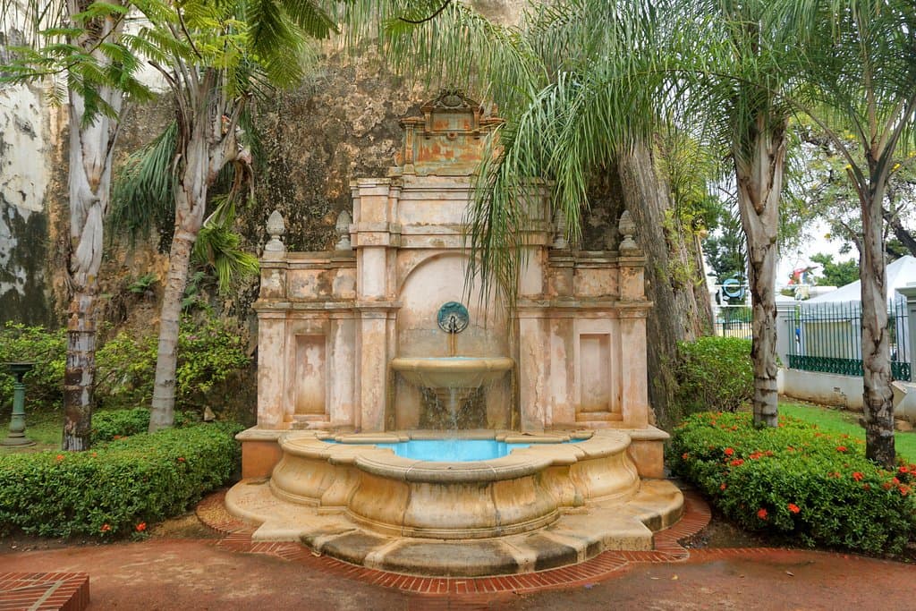 Fountain with running water at Jardín de la Princesa (AKA La Princesa Gallery)