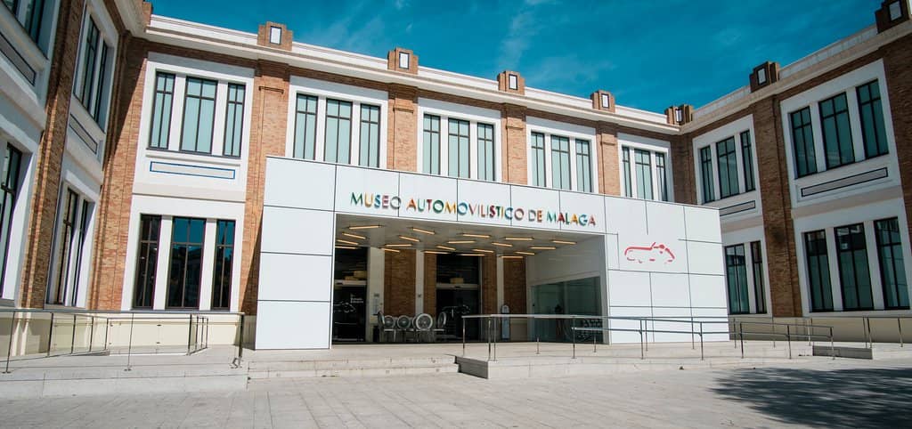 Haute Couture & Designer Fashion