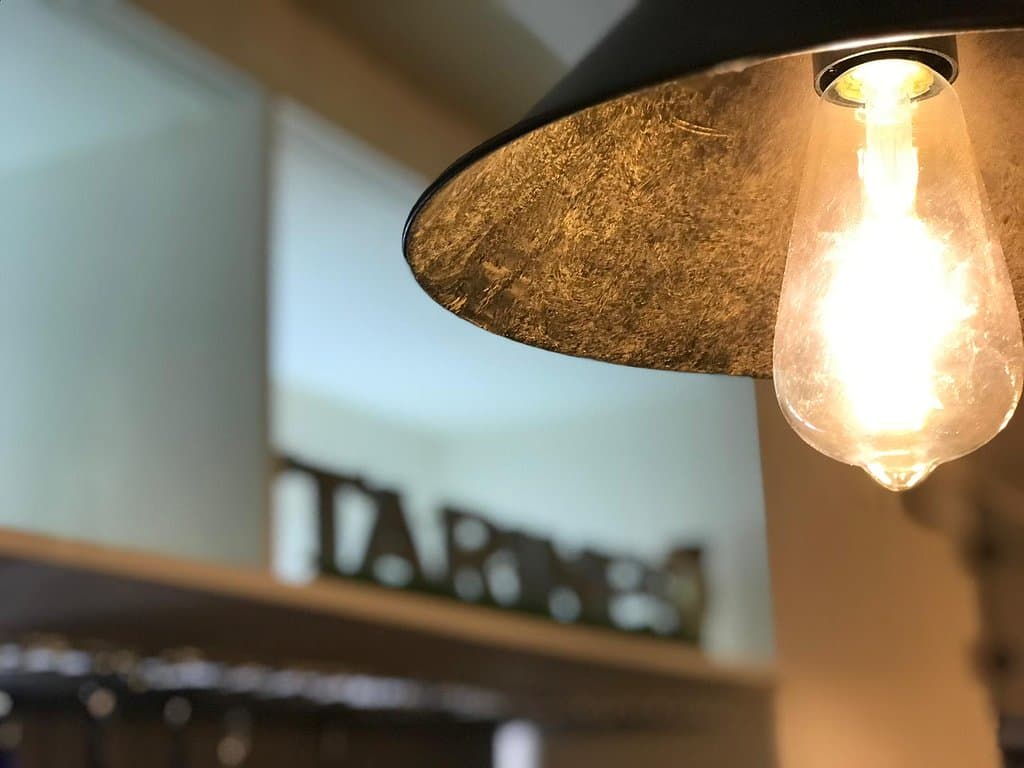 a la luz de Edison ...