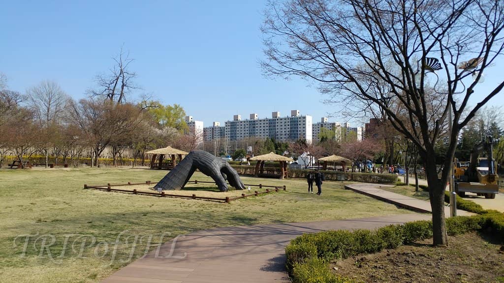 Gigantic Iron Hand Sculpture