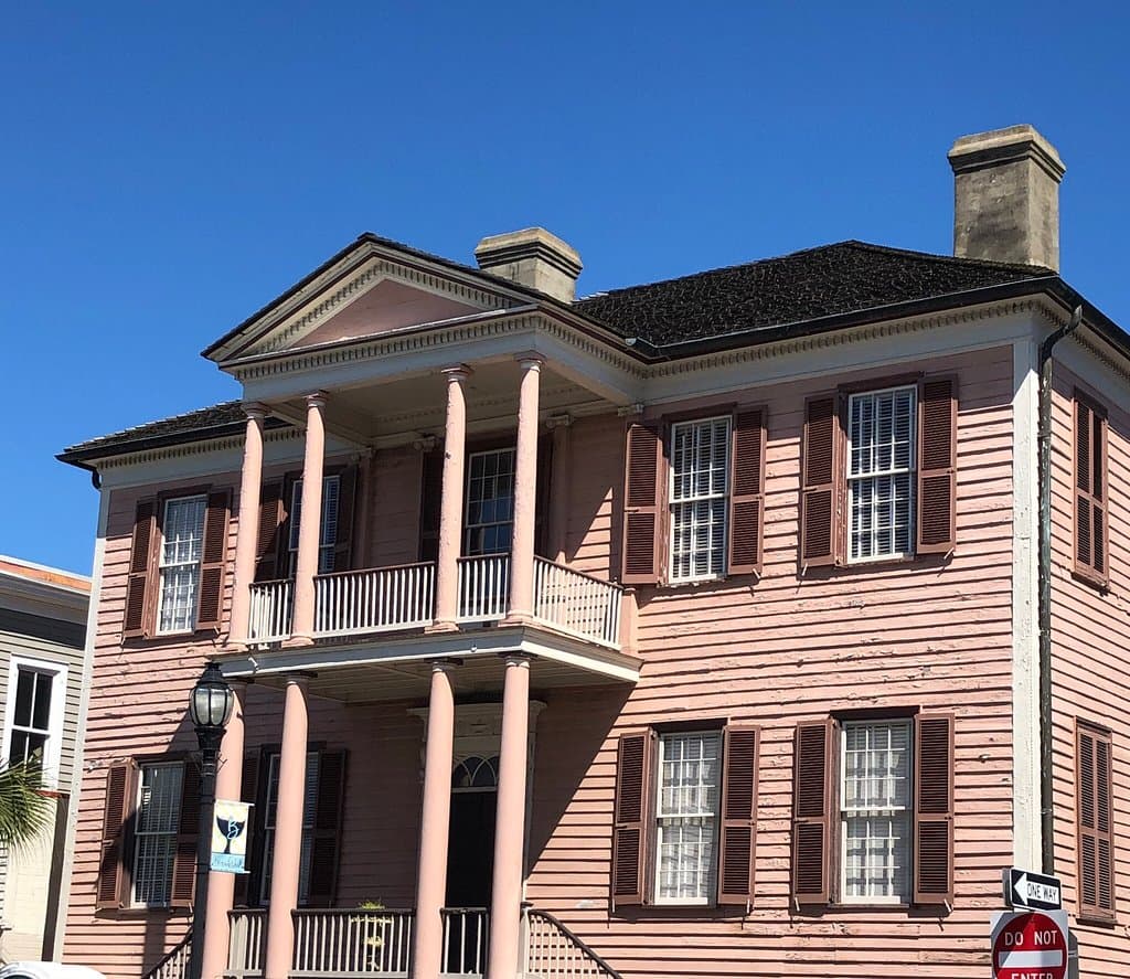 Wonderful tour of this historic house.