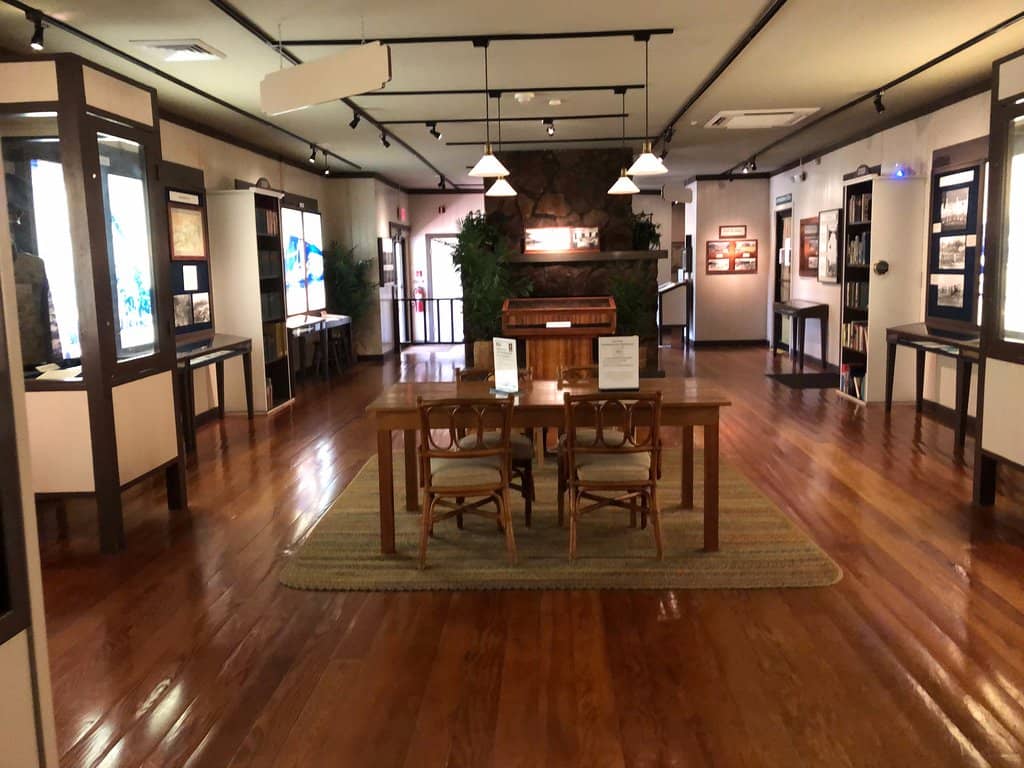 Outdoor Vehicle Displays