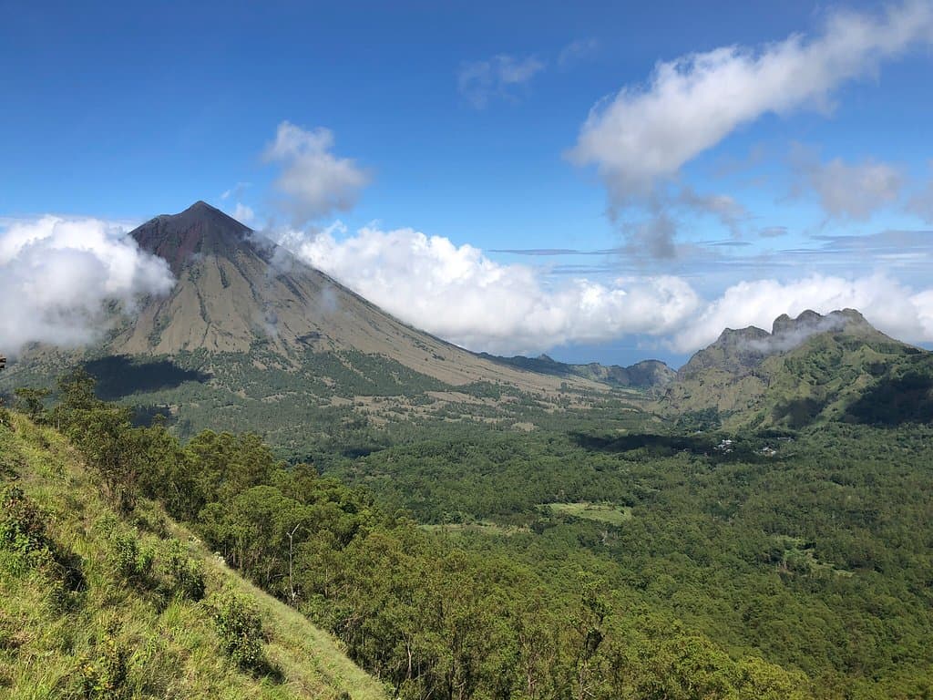 Wolobobo Hill