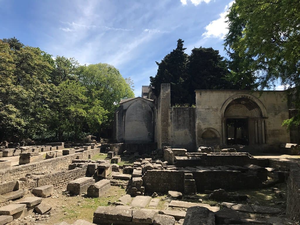 Les Alyscamps