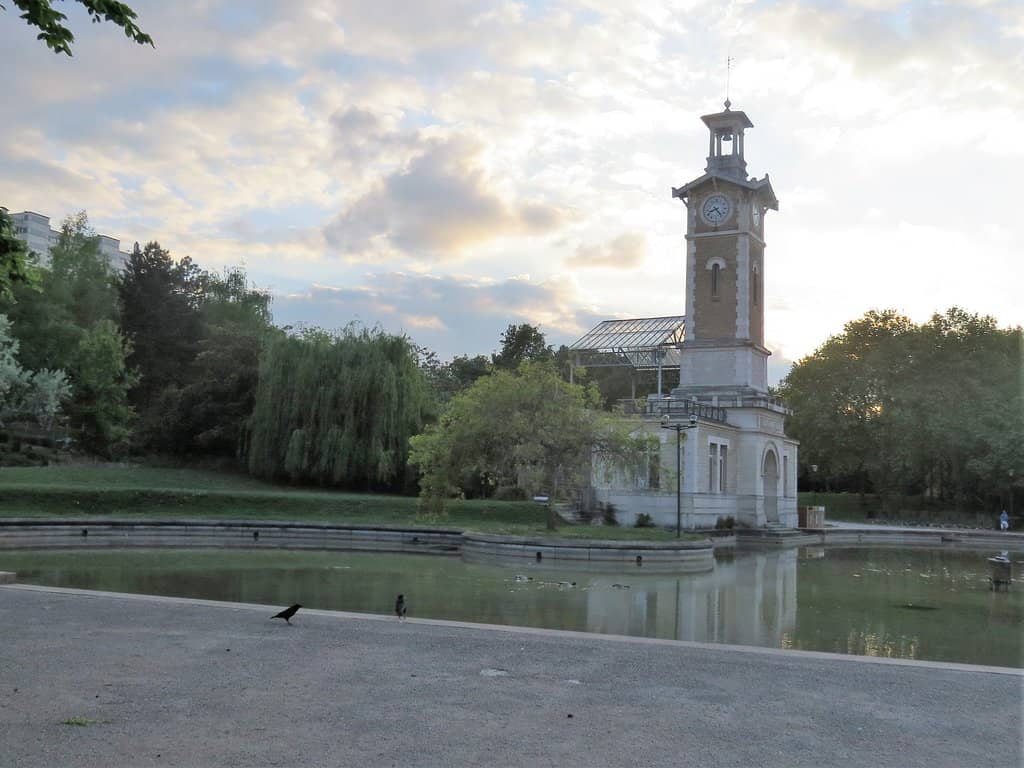 Sculptural Rock Garden