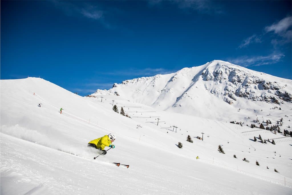 Ski Center Latemar è il più grande comprensorio sciistico della Val di Fiemme - Obereggen, con i suoi 49 km di piste è situato a cavallo fra le province di Trento e Bolzano. Tre sono i punti di accesso: Obereggen Pampeago e Predazzo.
