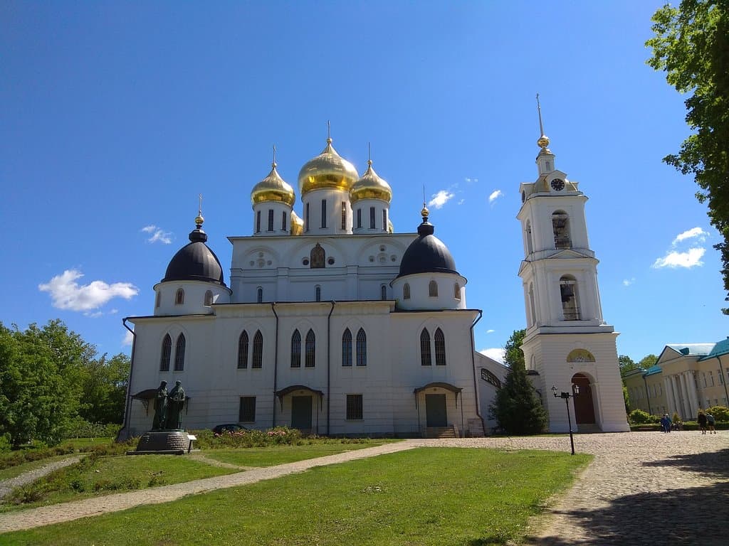 Успенский собор Дмитровского кремля