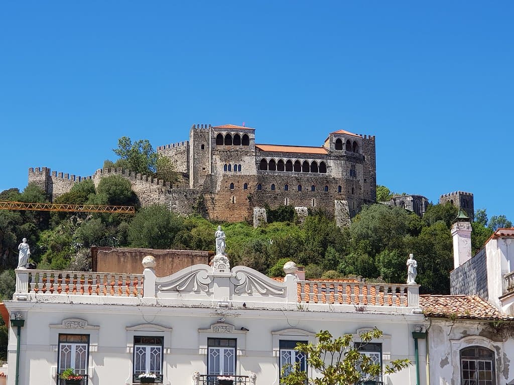 O castelo de Leiria, conquistado dos mouros pelo primeiro rei de Portugal, em 1135.