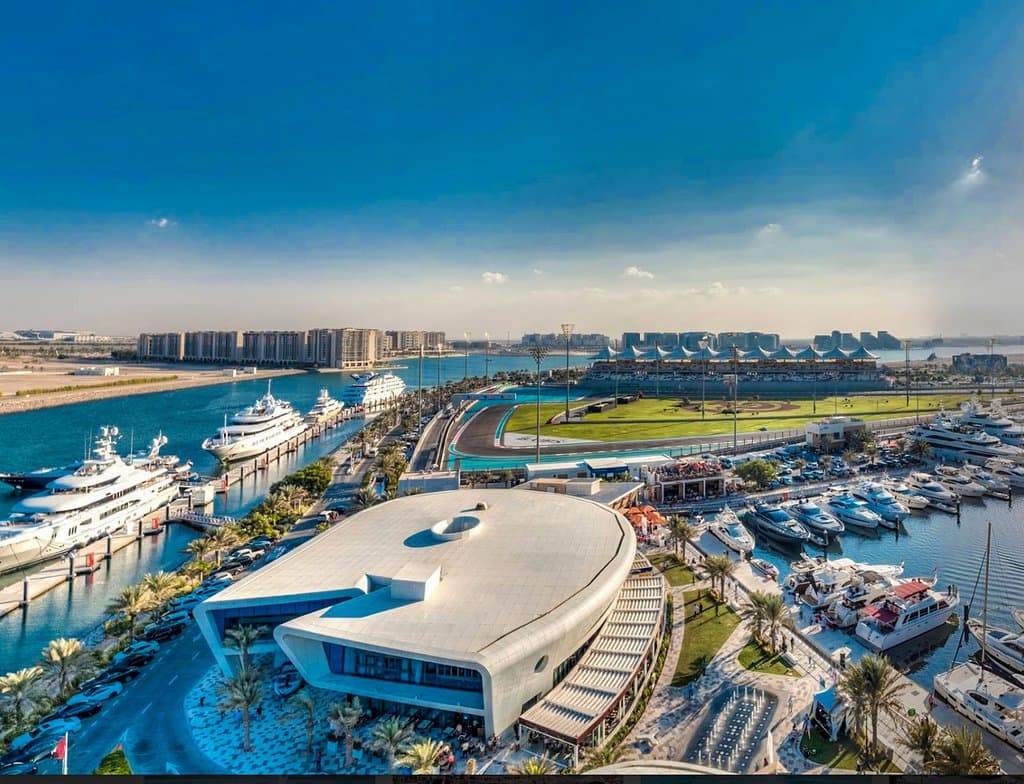 Your playground this summer ☀️
Yas Marina is not only one of #AbuDhabi’s finest marinas but also a vibrant venue offering dining, fitness and leisure facilities. Visit www.yasmarina.ae/ to see what’s happening at #YasMarinaAD this summer season.