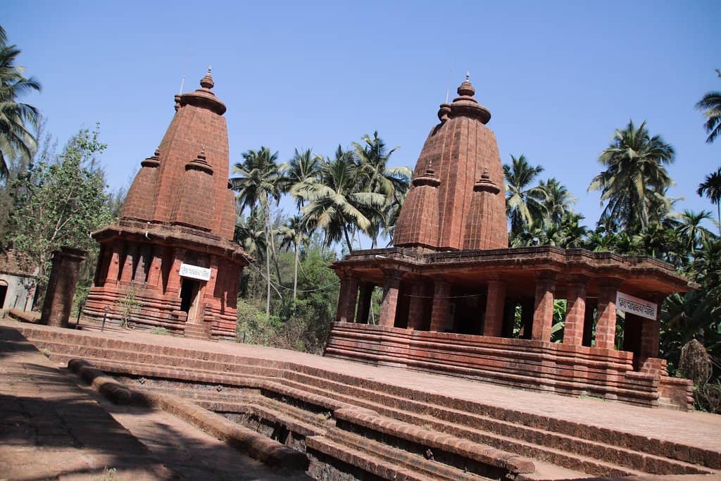 Intricate Carvings & Paintings
