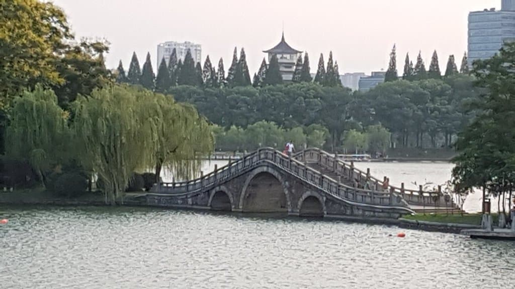 Humpback bridge