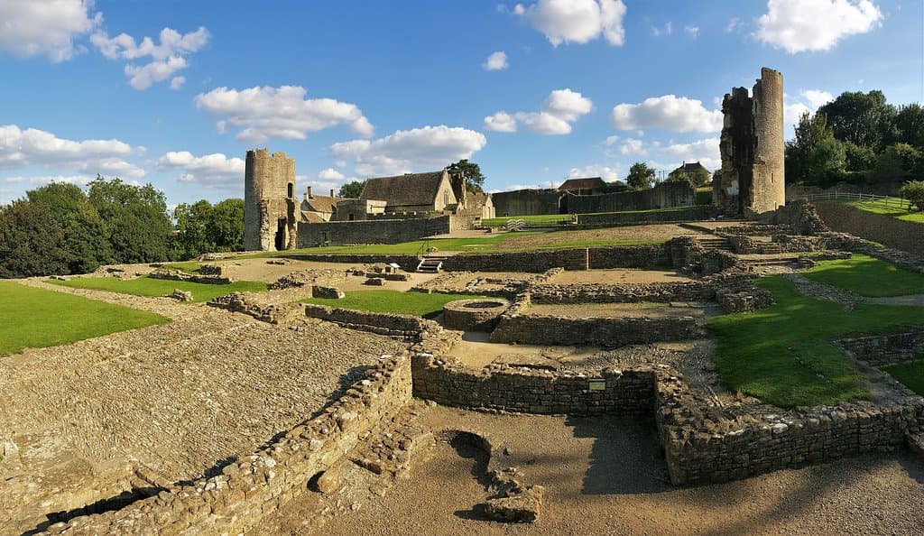 Farleigh Hungerford Castle
