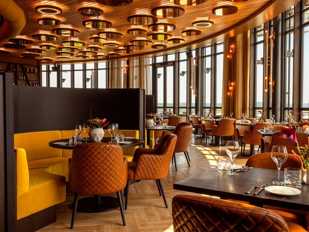 Live Music & Atmosphere