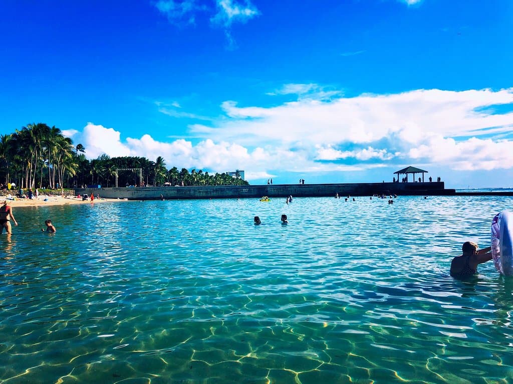 Queen's Surf Beach Honolulu