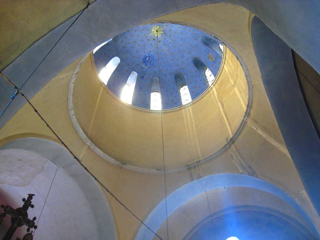 Panoramic Mountain Views