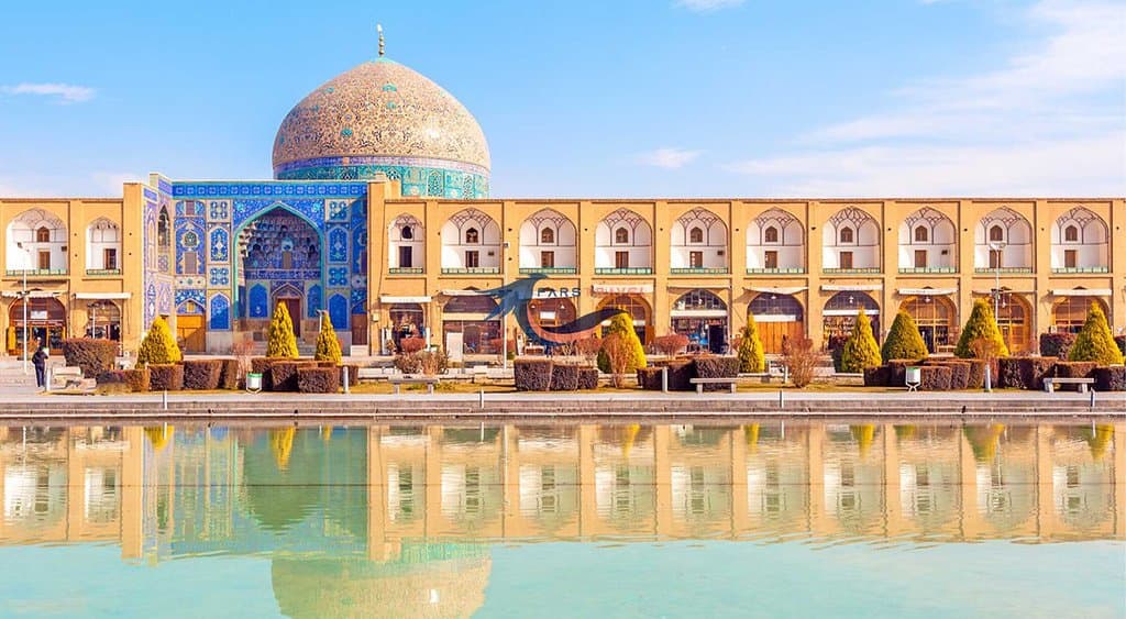 https://www.travel.fars.company/blog-en/attractions/naqsh-e-jahan-square