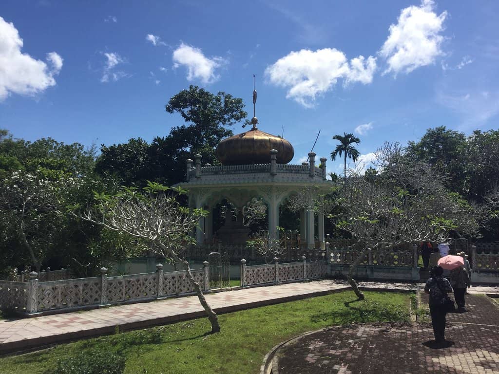Surrounding Gardens