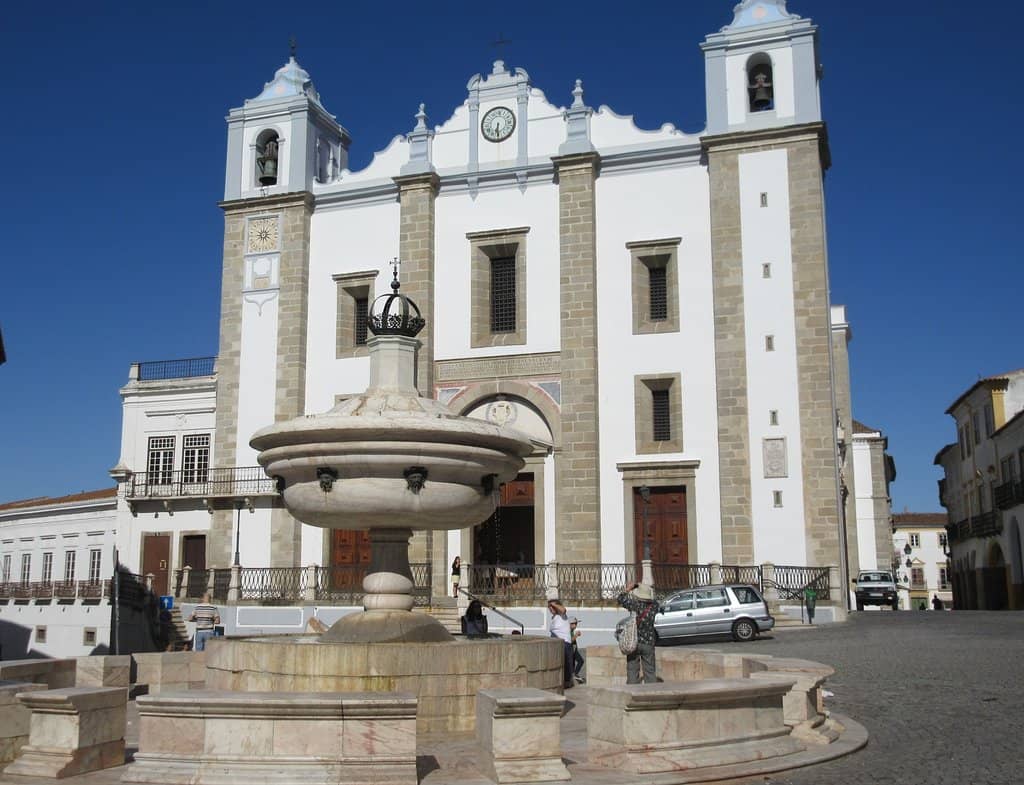 The Iconic Fountain