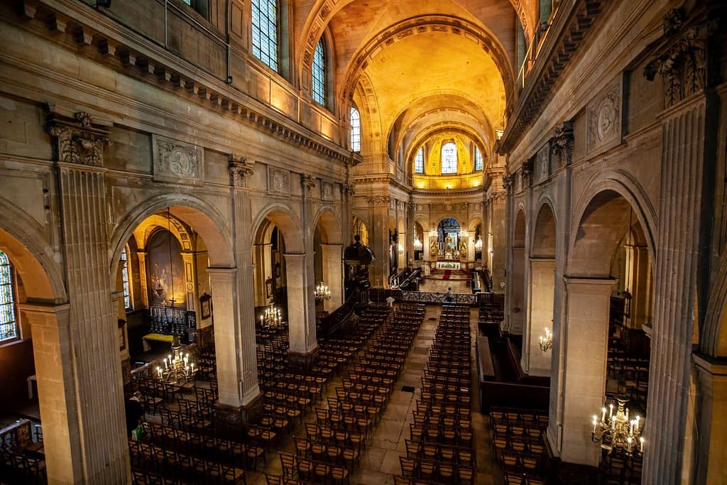 Aperçu de l'intérieur de l'église.