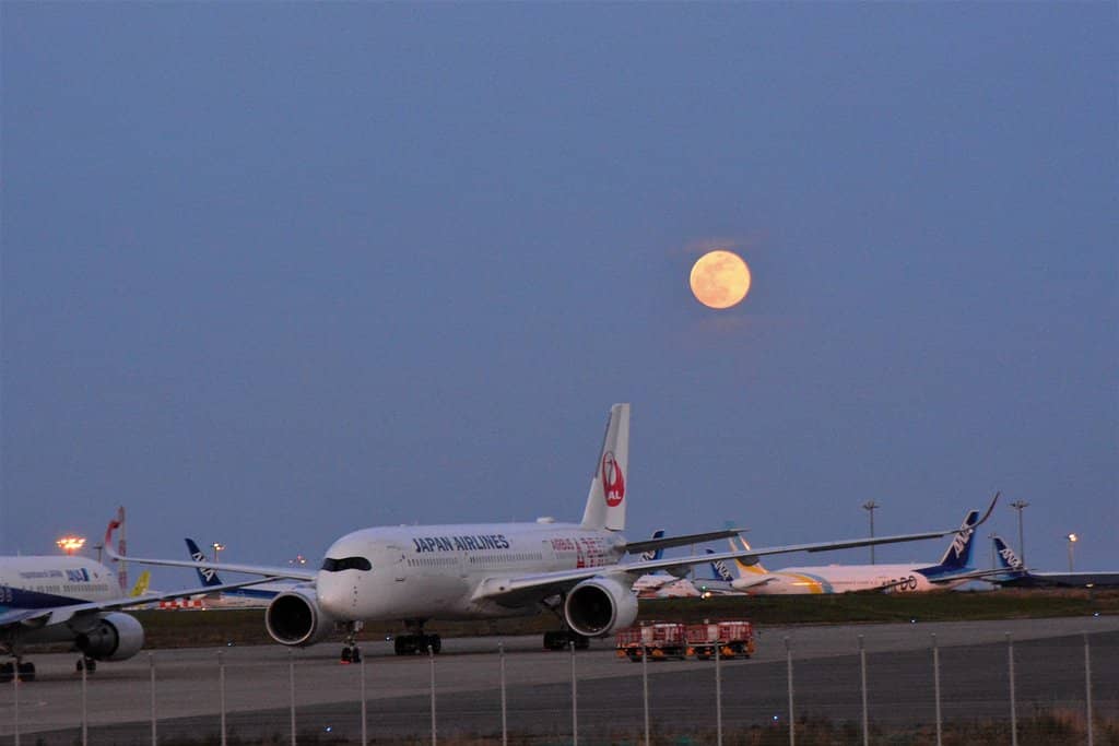 Haneda Airport Takeoffs