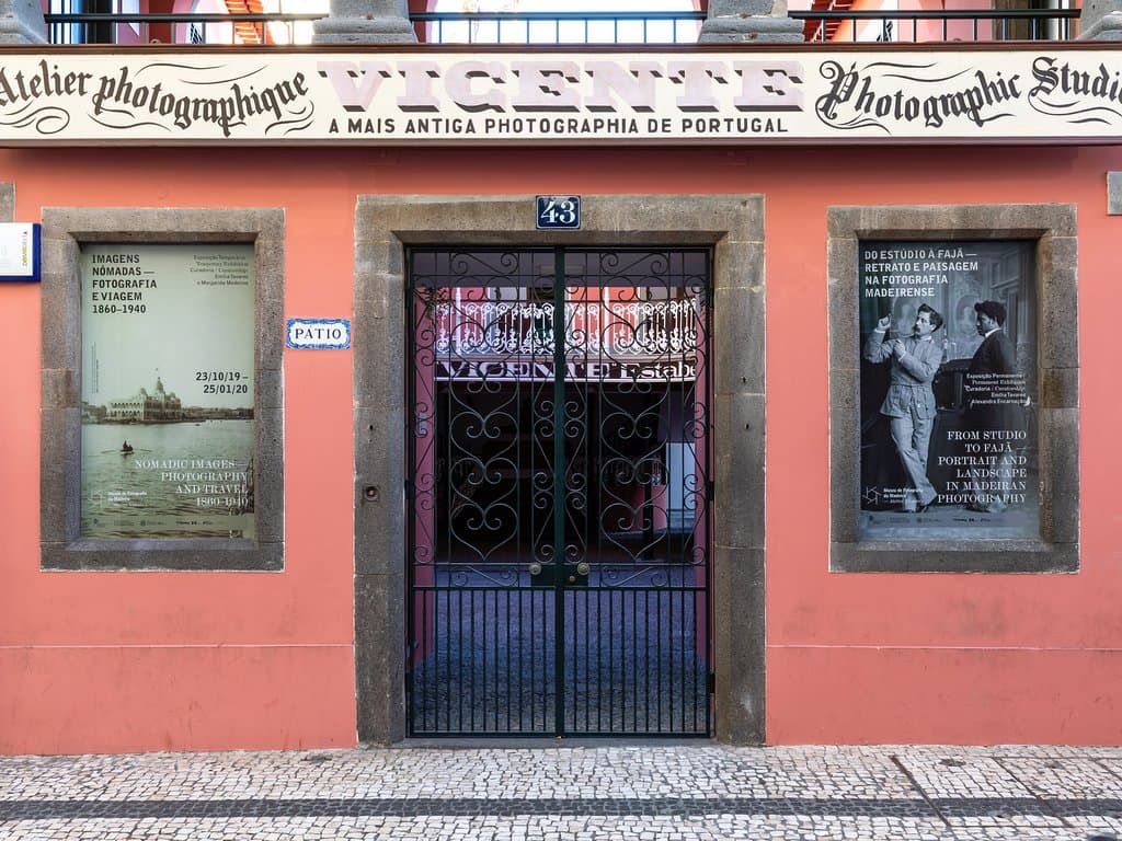 Fachada principal do Museu de fotografia da Madeira - atelier Vicente's
Fotografia: Marco Gonçalves