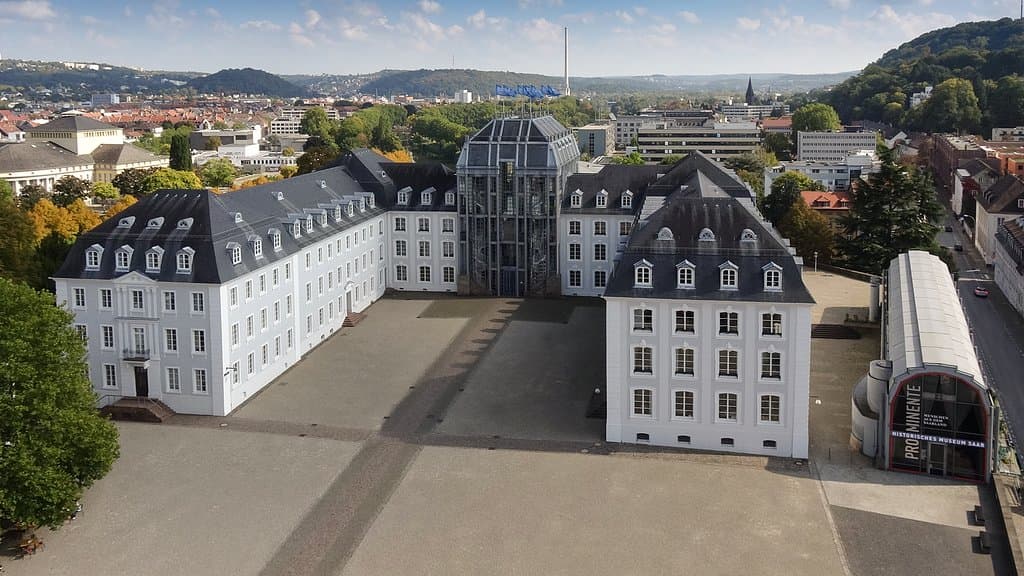 Das Historische Museum Saar am Schlossplatz, rechts neben dem Saarbrücker Schloss
© HistorischesMuseumSaar, Markus Kecker