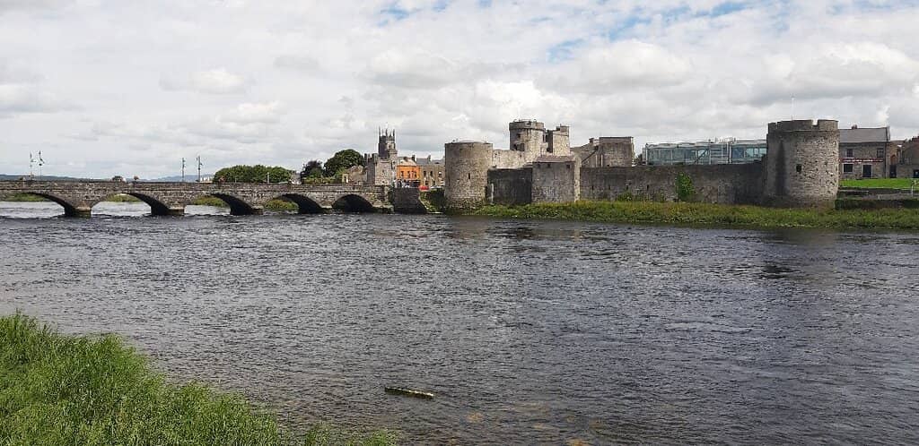 Proximity to King John's Castle