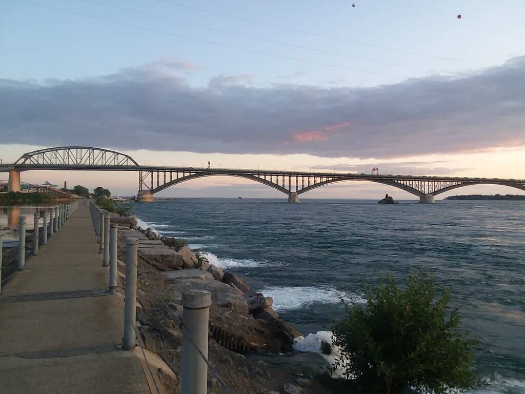 Niagara River & Peace Bridge Views