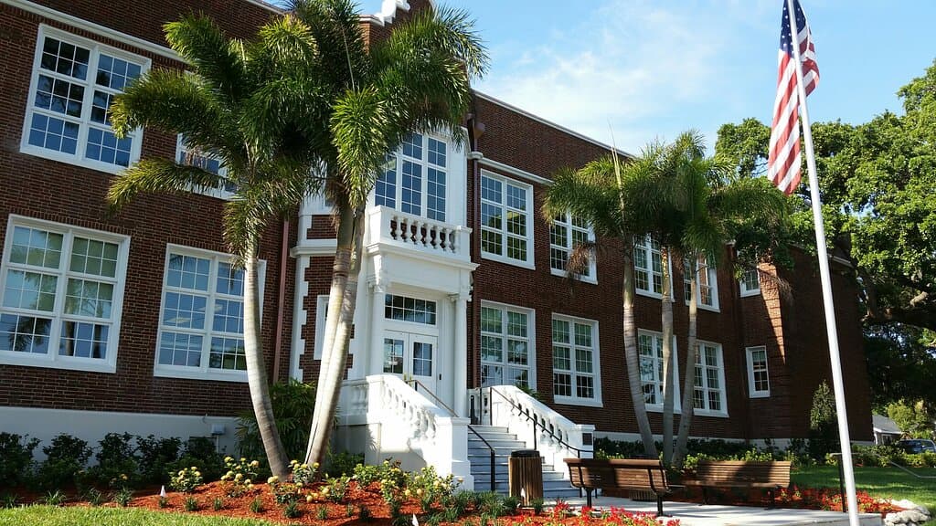 Tarpon Springs City Hall, 324 Pine Street, Tarpon Springs is home to the 300-seat Tarpon Springs Performing Arts Center. There is a handicapped entrance on the west side of the building too.