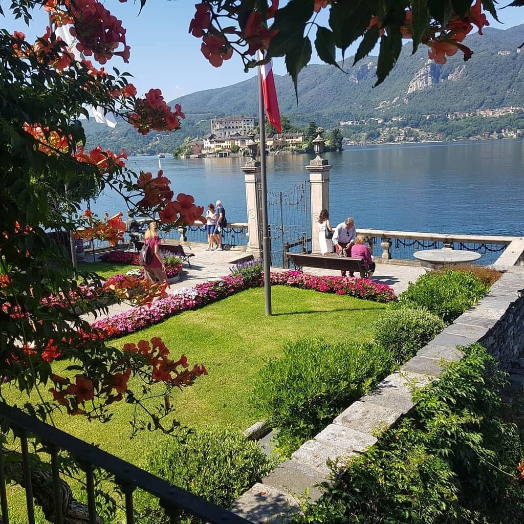 Villa Bossi and Pier