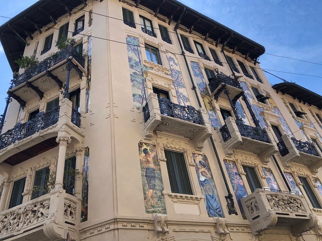 Casa Guazzoni Milan