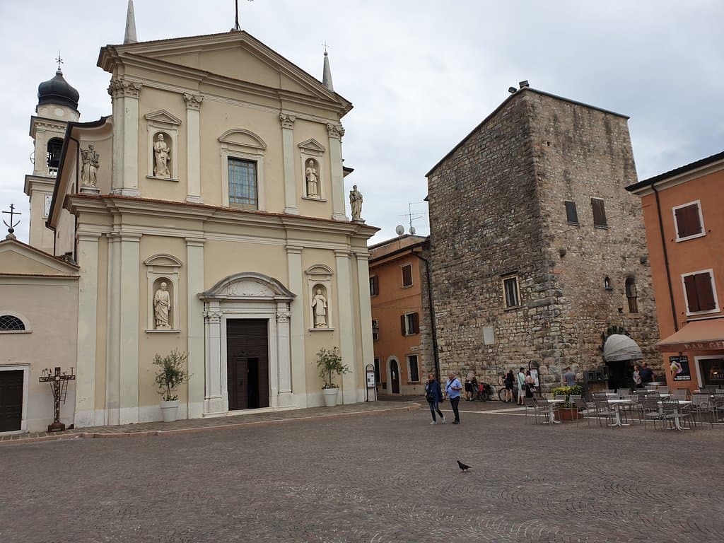 Torri del Benaco - Ch SS Pietro e Paolo e Torre Berengario (Vr)