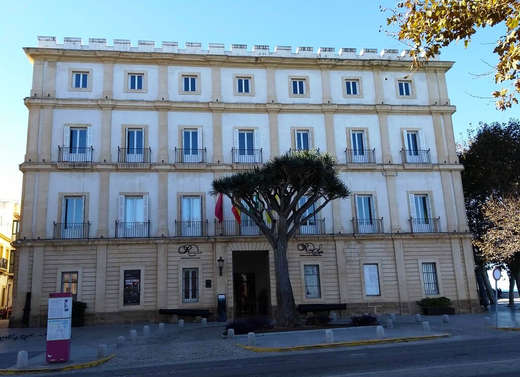 Exterior do Centro Cultural Reina Sofia, em Cádiz.