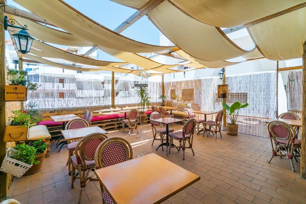 Espaço exterior Agradável