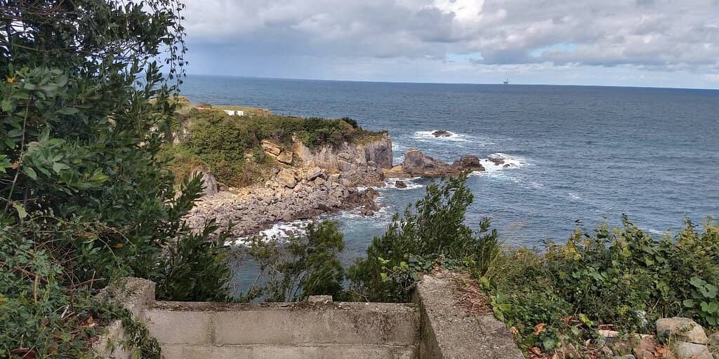 Vibrant Portside Atmosphere