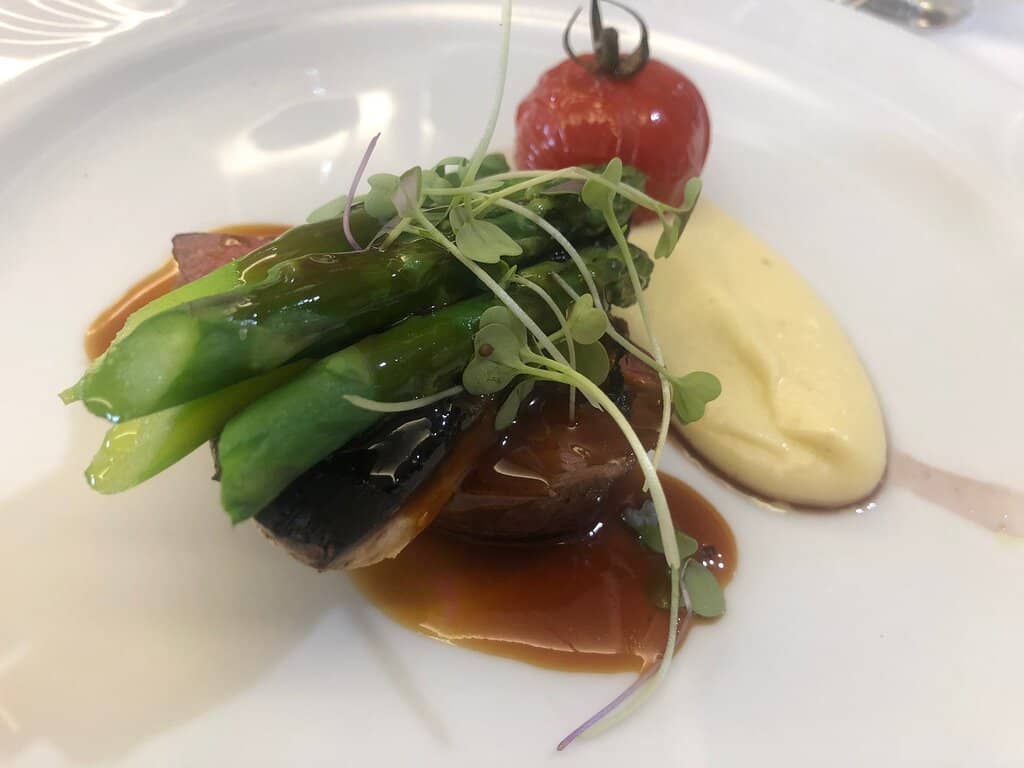 Friendly & Expert Hosts