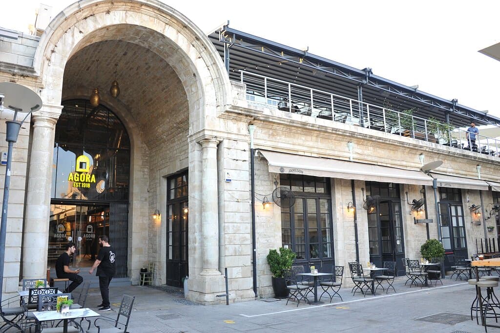 MAIN SOUTH ENTRANCE - SARIPOLOU SQUARE