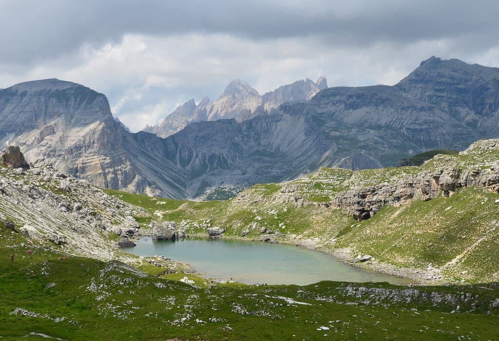 il lago nell'avvallamento