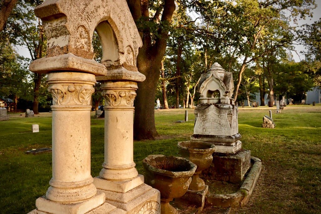 Ashland Cemetery around sunset