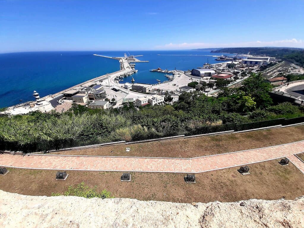 Porto di Ortona dal Castello