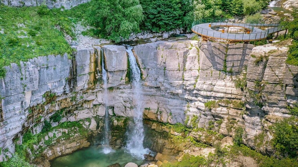 kinchkha waterfall