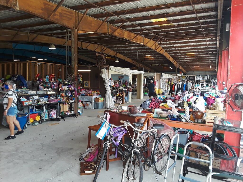 Indoor flea market